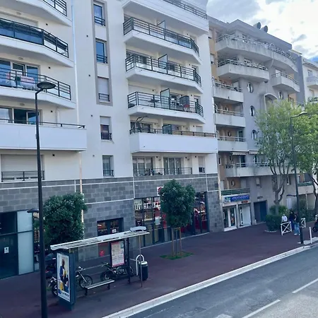 Juan 1 Yourhosthelper * Antibes